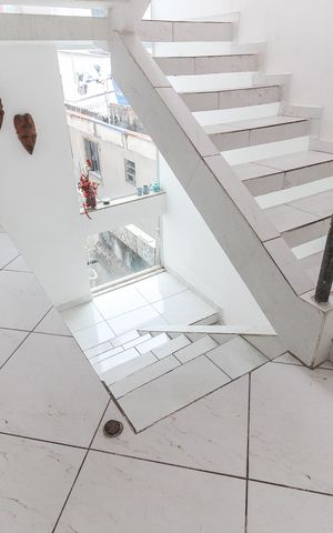 Casa para alugar com 105m², 3 quartos e 2 vagas Casa para alugar com 105m², 3 quartos e 2 vagasEscada