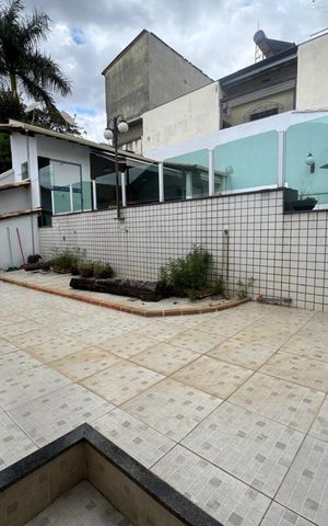 Casa à venda com 360m², 4 quartos e 4 vagasQuintal