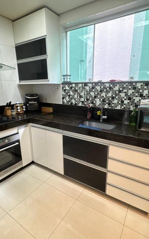 Casa à venda com 360m², 4 quartos e 4 vagasCozinha