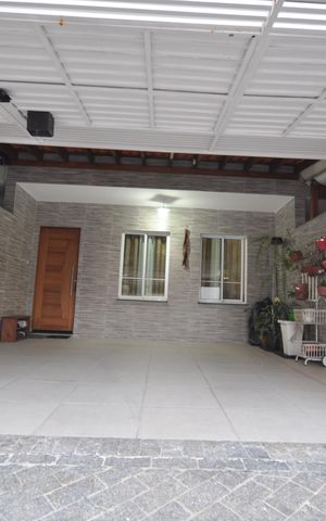 Casa à venda com 94m², 3 quartos e 2 vagasGaragem