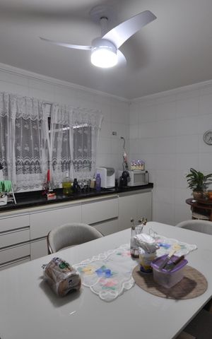 Casa à venda com 94m², 3 quartos e 2 vagasCozinha