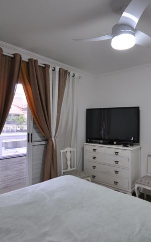 Casa à venda com 94m², 3 quartos e 2 vagasSuíte