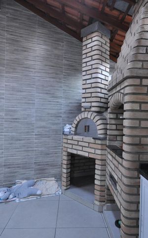 Casa à venda com 94m², 3 quartos e 2 vagasChurrasqueira