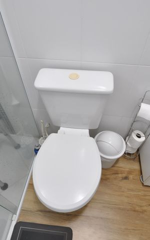 Casa à venda com 94m², 3 quartos e 2 vagasBanheiro da Suíte