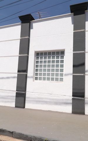 Casa para alugar com 107m², 3 quartos e 7 vagasFachada