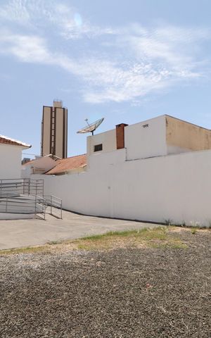 Casa para alugar com 107m², 3 quartos e 7 vagasQuintal