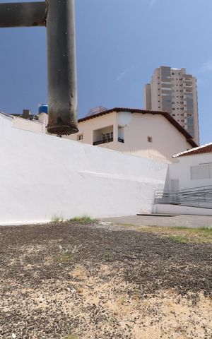 Casa para alugar com 107m², 3 quartos e 7 vagasQuintal