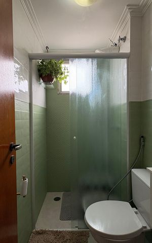 Apartamento à venda com 55m², 2 quartos e 2 vagas Apartamento à venda com 55m², 2 quartos e 2 vagasBanheiro da Suíte
