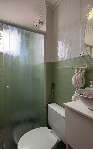 Apartamento à venda com 55m², 2 quartos e 2 vagas Apartamento à venda com 55m², 2 quartos e 2 vagasBanheiro da Suíte