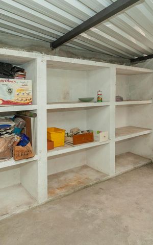 Casa à venda com 400m², 7 quartos e 2 vagasPiso Superior - Quarto de Serviços