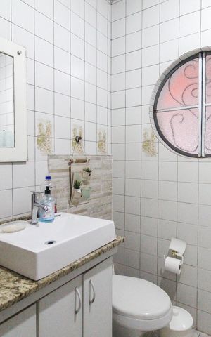 Casa para alugar com 104m², 3 quartos e 2 vagas Casa para alugar com 104m², 3 quartos e 2 vagasBanheiro Social