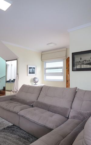 Casa à venda com 244m², 3 quartos e 2 vagasSala 1