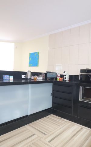 Casa à venda com 244m², 3 quartos e 2 vagasCozinha