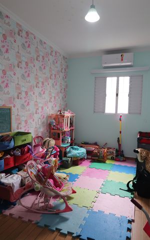 Casa à venda com 244m², 3 quartos e 2 vagasQuarto 2