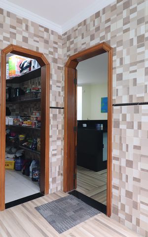 Casa à venda com 244m², 3 quartos e 2 vagasÁrea de Serviço
