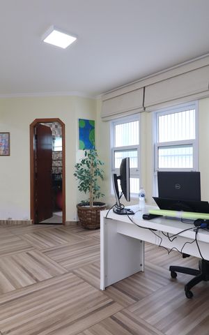 Casa à venda com 244m², 3 quartos e 2 vagasSala 2