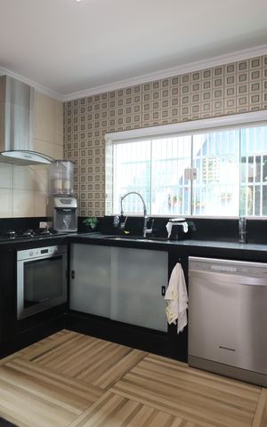 Casa à venda com 244m², 3 quartos e 2 vagasCozinha