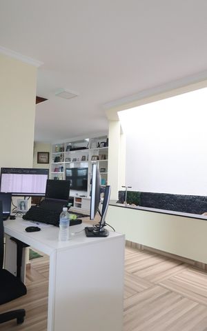 Casa à venda com 244m², 3 quartos e 2 vagasSala 2