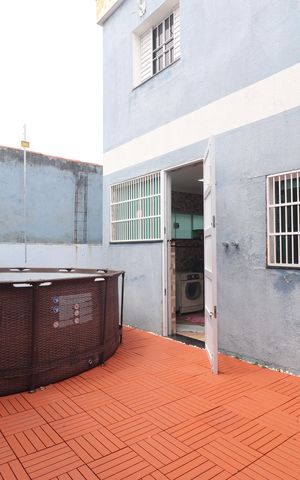 Casa à venda com 244m², 3 quartos e 2 vagasQuintal