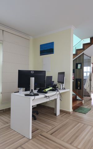 Casa à venda com 244m², 3 quartos e 2 vagasSala 2