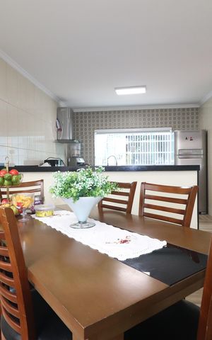 Casa à venda com 244m², 3 quartos e 2 vagasCopa