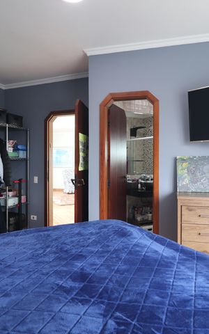 Casa à venda com 244m², 3 quartos e 2 vagasSuíte