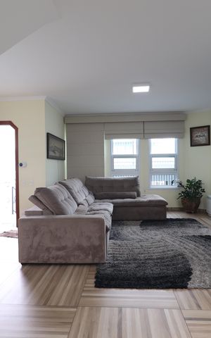 Casa à venda com 244m², 3 quartos e 2 vagasSala 1