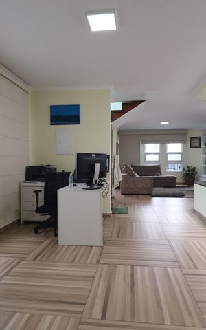 Casa à venda com 244m², 3 quartos e 2 vagasSala 2