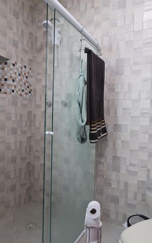 Casa à venda com 244m², 3 quartos e 2 vagasBanheiro