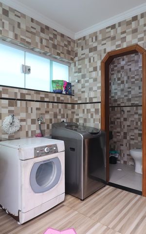 Casa à venda com 244m², 3 quartos e 2 vagasÁrea de Serviço