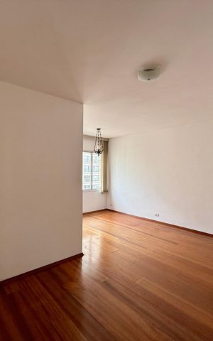 Apartamento à venda com 106m², 3 quartos e 1 vaga Apartamento à venda com 106m², 3 quartos e 1 vagaSala