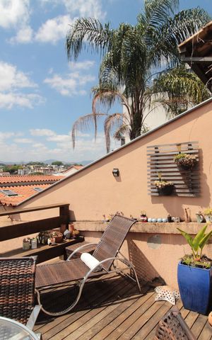 Casa à venda com 375m², 3 quartos e 3 vagasDeck