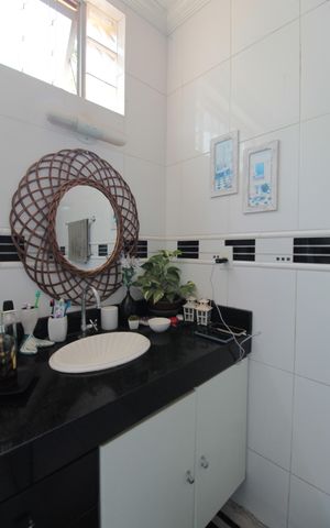 Casa à venda com 375m², 3 quartos e 3 vagasBanheiro Social