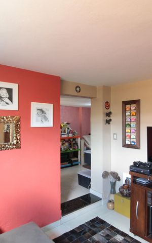 Casa à venda com 375m², 3 quartos e 3 vagasSala de TV