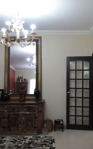 Casa à venda com 375m², 3 quartos e 3 vagasSala de Estar