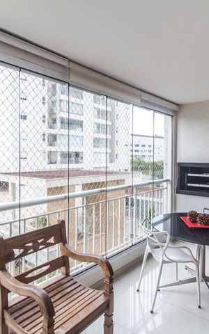 Apartamento à venda com 133m², 3 quartos e 2 vagas Apartamento à venda com 133m², 3 quartos e 2 vagasVaranda da Sala