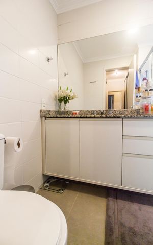 Apartamento à venda com 133m², 3 quartos e 2 vagas Apartamento à venda com 133m², 3 quartos e 2 vagasBanheiro da Suíte