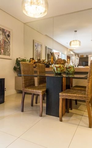 Apartamento à venda com 133m², 3 quartos e 2 vagas Apartamento à venda com 133m², 3 quartos e 2 vagasSala
