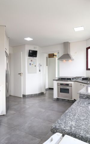 Apartamento à venda com 328m², 3 quartos e 3 vagasCozinha