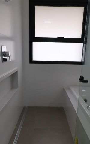 Apartamento para alugar com 295m², 4 quartos e 4 vagas Apartamento para alugar com 295m², 4 quartos e 4 vagasBanheiro da Suíte 2