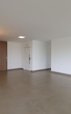 Apartamento para alugar com 295m², 4 quartos e 4 vagas Apartamento para alugar com 295m², 4 quartos e 4 vagasSala