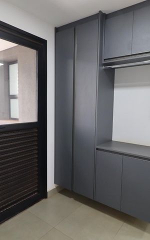 Apartamento para alugar com 295m², 4 quartos e 4 vagas Apartamento para alugar com 295m², 4 quartos e 4 vagasÁrea de Serviço