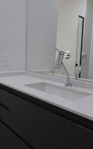 Apartamento para alugar com 295m², 4 quartos e 4 vagas Apartamento para alugar com 295m², 4 quartos e 4 vagasBanheiro da Suíte 2
