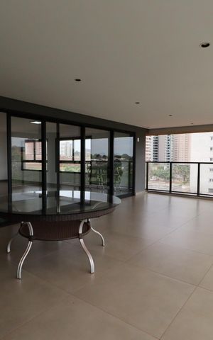 Apartamento para alugar com 295m², 4 quartos e 4 vagas Apartamento para alugar com 295m², 4 quartos e 4 vagasSacada da Sala