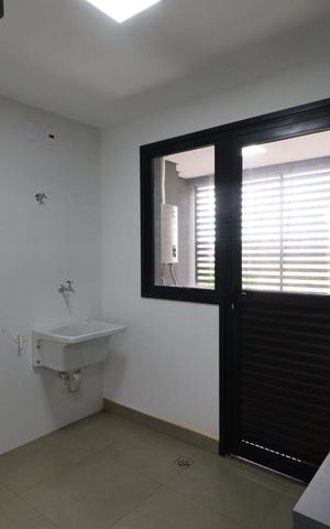 Apartamento para alugar com 295m², 4 quartos e 4 vagas Apartamento para alugar com 295m², 4 quartos e 4 vagasÁrea de Serviço