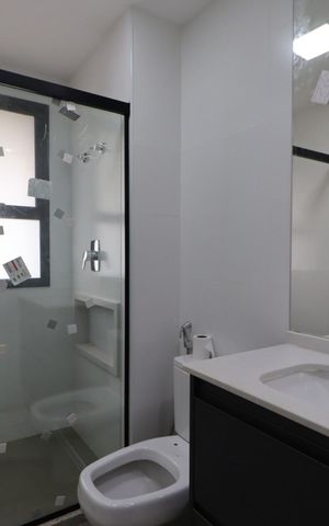 Apartamento para alugar com 295m², 4 quartos e 4 vagas Apartamento para alugar com 295m², 4 quartos e 4 vagasBanheiro da Suíte 4