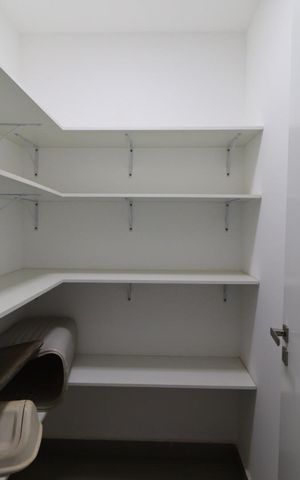 Apartamento para alugar com 295m², 4 quartos e 4 vagas Apartamento para alugar com 295m², 4 quartos e 4 vagasDespensa