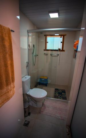 Casa à venda com 500m², 5 quartos e 6 vagas Casa à venda com 500m², 5 quartos e 6 vagasBanheiro Suíte 2