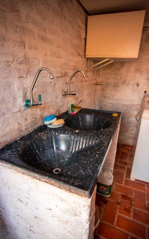 Casa à venda com 500m², 5 quartos e 6 vagas Casa à venda com 500m², 5 quartos e 6 vagasÁrea de Serviço