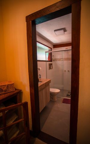 Casa à venda com 500m², 5 quartos e 6 vagas Casa à venda com 500m², 5 quartos e 6 vagasBanheiro 1